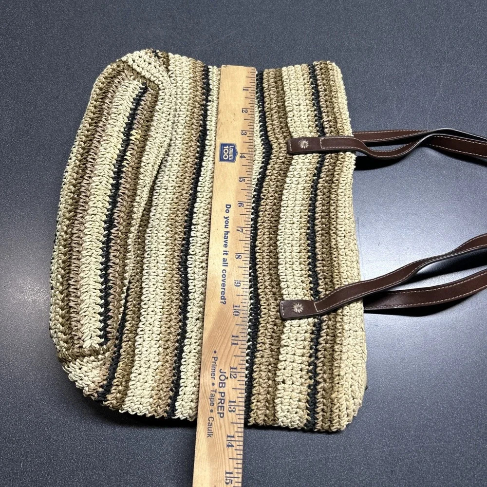 Striped Crochet Shoulder Bag Beige Tan Taupe Zip Closure Lined Natural Straw Y2K